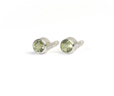 Zilveren Oorknopjes met Peridot - Sterling Zilveren Oorbellen - Groene Edelsteen - Geboortesteen Augustus